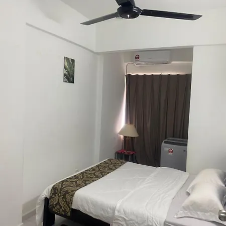 Homestay Anggun Safiyya Bayan Lepas Exterior photo